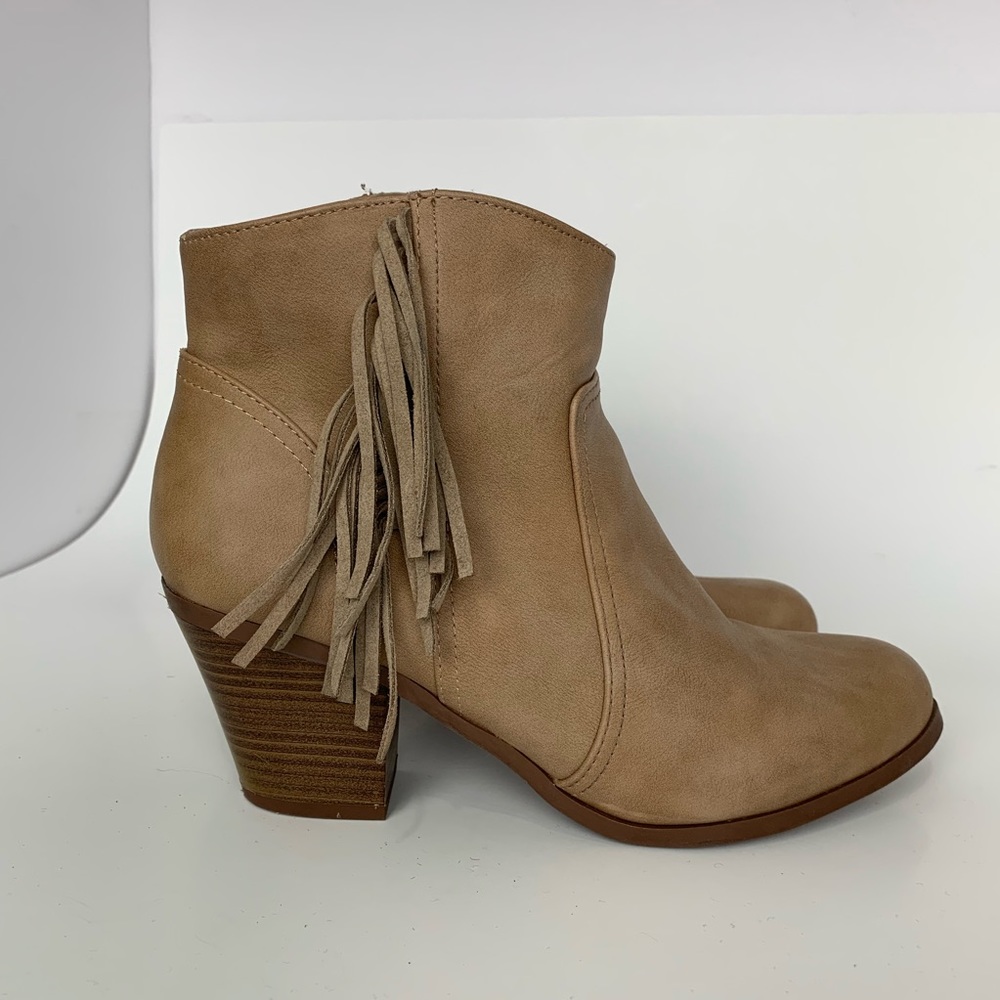 Sam Edelman circus Boho style Lyric fringe booties